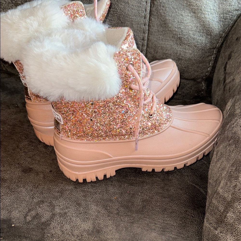 London Fog Sparkly Pink Winter Boots with Faux Fur Lining - Picture 3 of 9